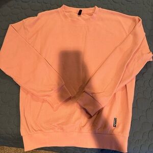 COMFRT SET. Med pants and large long sleeve waffle knit set.